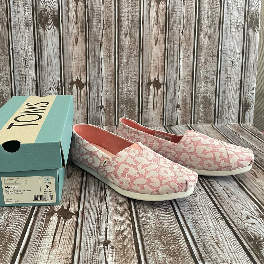 Women’s Toms NIB! Alapargata pink glitter cheetah. Size 9